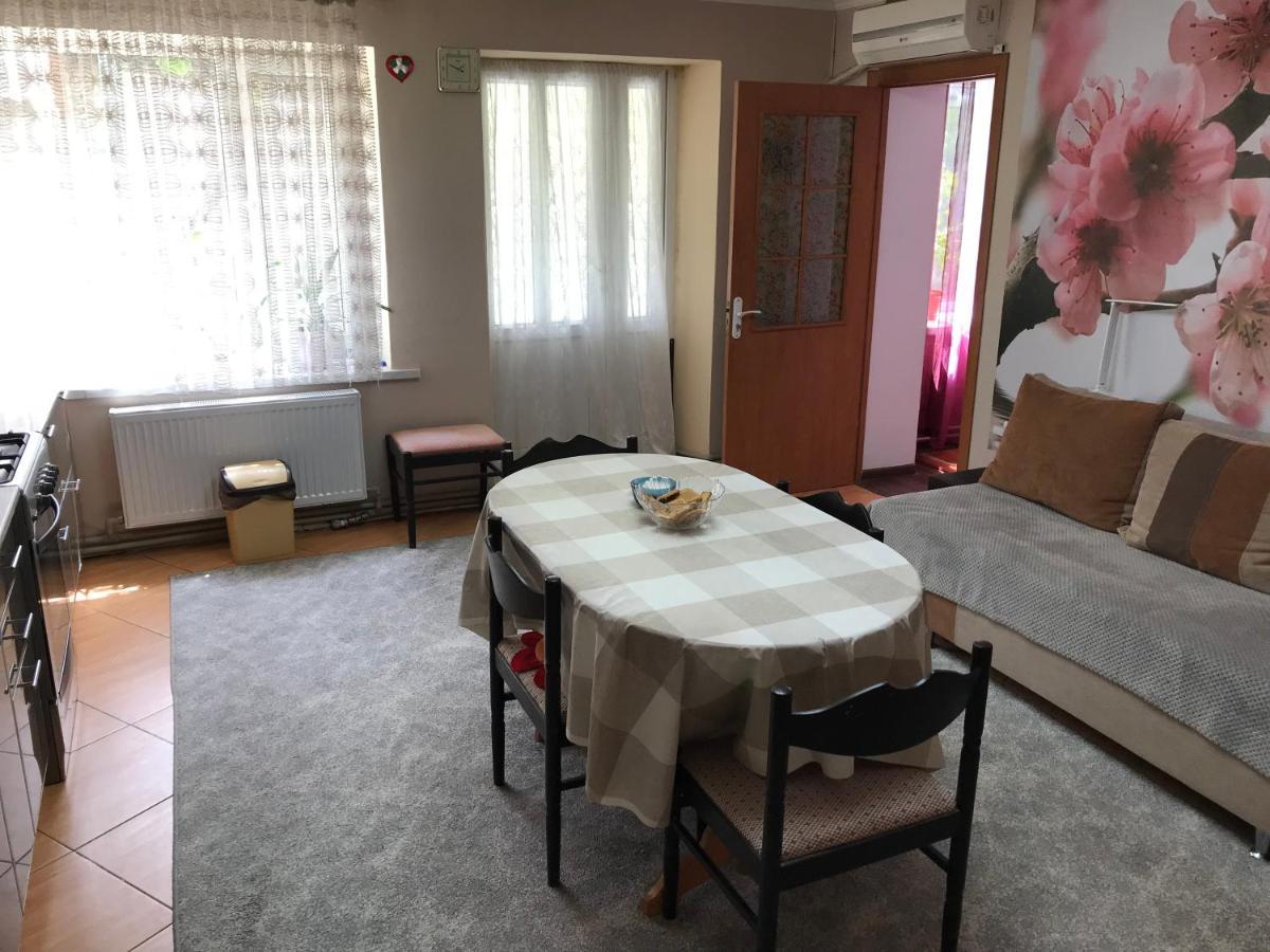 Hotel House Of Grace Reni Esterno foto
